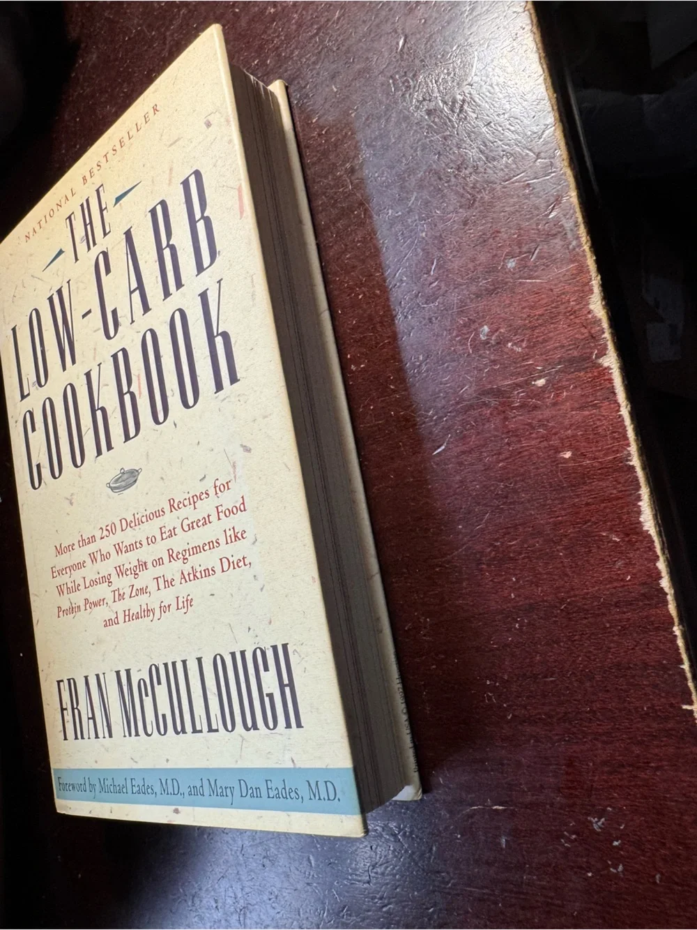 The Low-Carb Cookbook by Fran McCullough - Cream Cover